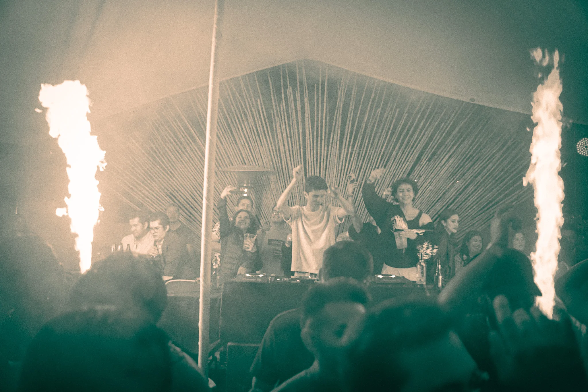 KLUB 002 — foto 3