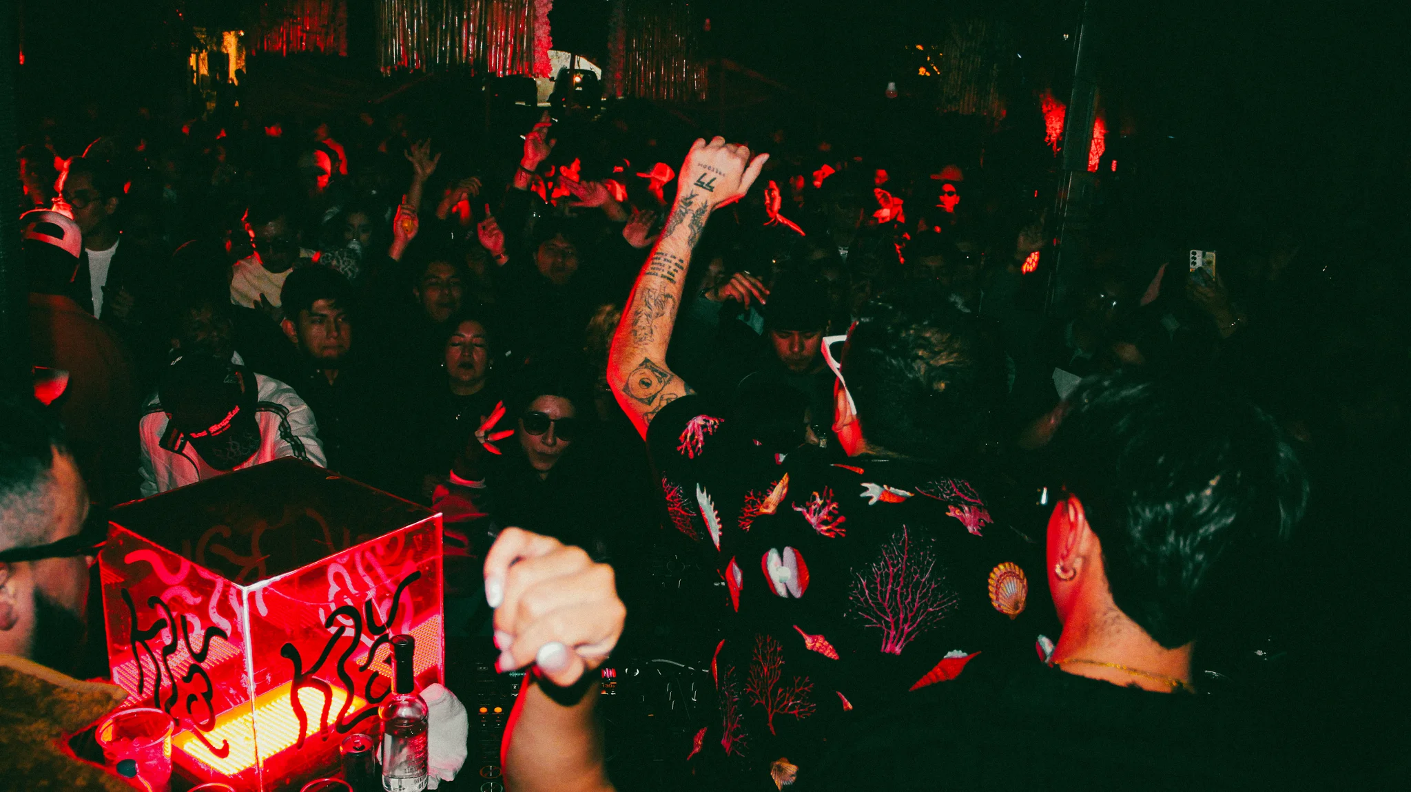 KLUB 003 — foto 1